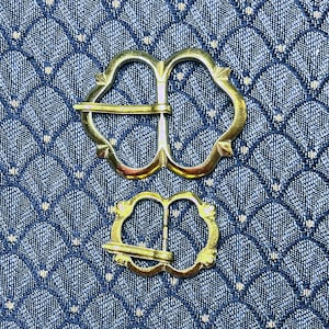 Medieval Spectacle Buckle Wide Trefoil D-shaped Buckle image 1