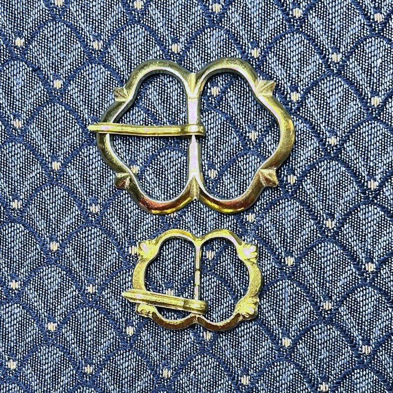 Medieval Spectacle Buckle Wide Trefoil D-shaped Buckle image 1
