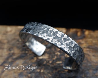 Pulsera abierta de acero inoxidable, estilo Wabi Sabi, joyería rústica industrial forjada a mano, pulsera minimalista para hombre, regalo para él.