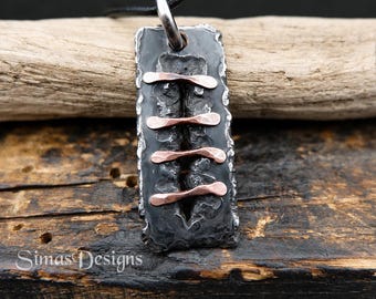 Colgante rectangular forjado a mano, colgante de acero inoxidable fundido y cobre, collar moderno industrial único, joyería escultórica hecha a mano