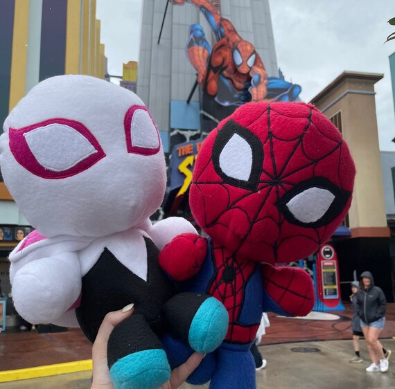 Spidey, Gwen et Spin peluches doudou à grosse tête -  France