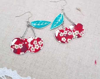 Boucles d’oreilles cerise en tissu Liberty of London et laiton bronze