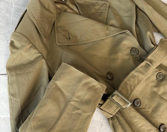 Gabardina militar vintage con cinturón
