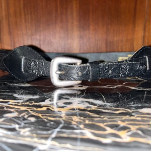 Vintage Black Leather Tooled Floral Belt M/L
