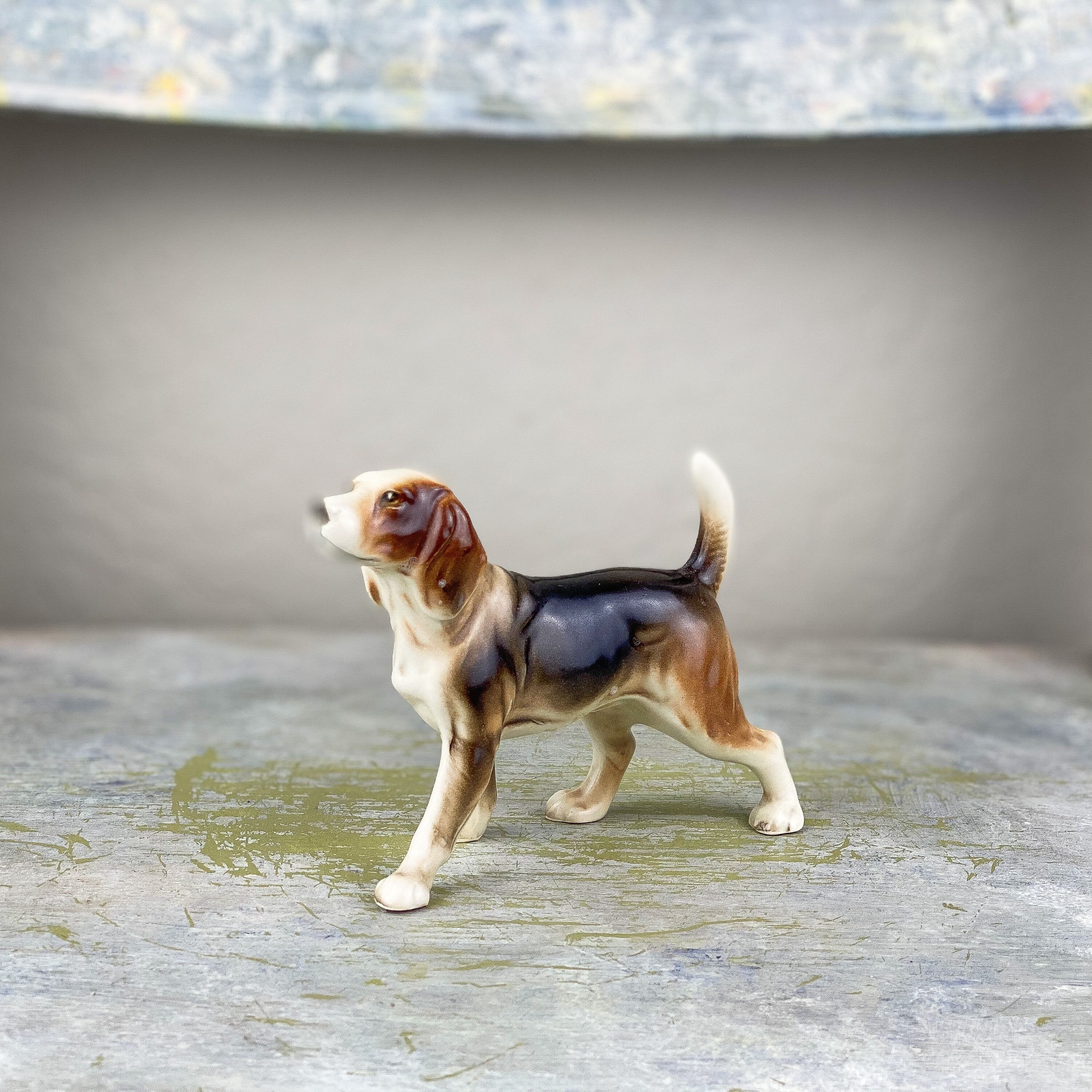beagle dog figurine