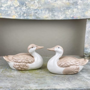 Vintage Japan Otagiri OMC porcelain ducks figurines ,sculptures Set