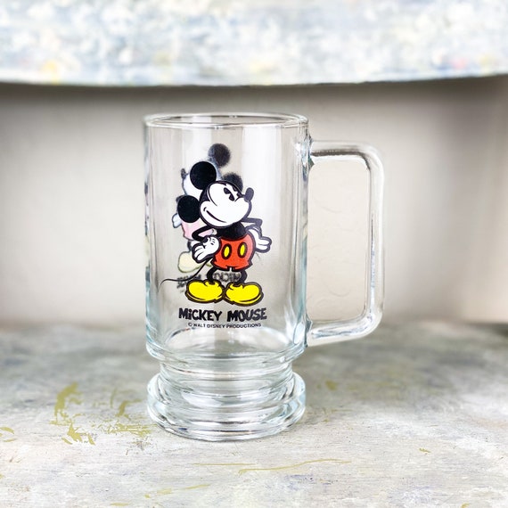 2 Walt Disney Glass Cups / Mugs: Mickey Mouse, Minnie Mouse, Donald Duck,  Goofy