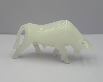Vintage Onyx Carved Cow Bull Statue Ox Sculpture Stone Figurine
