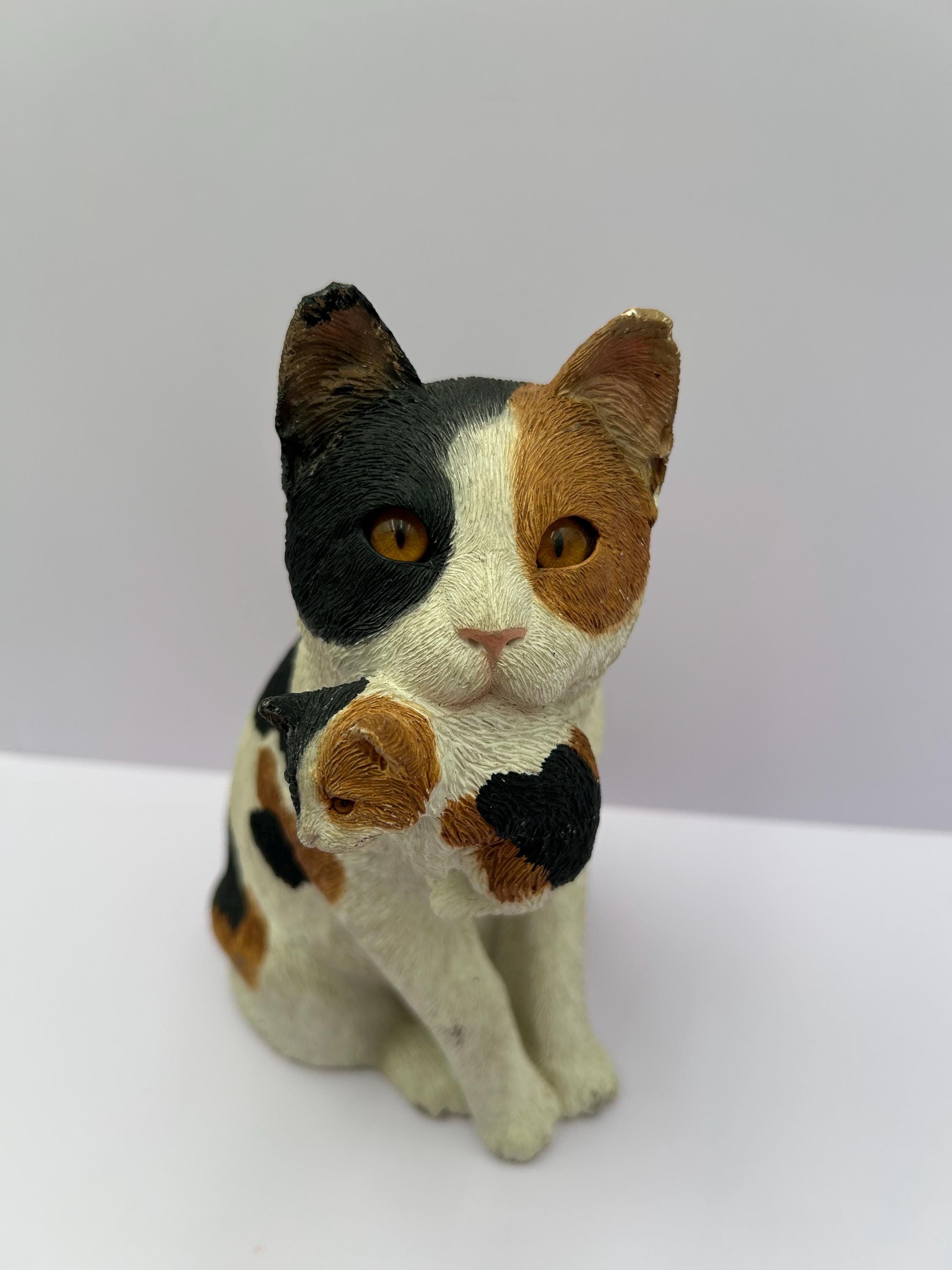 Vintage Sandicast Calico Cat & Kitten Sculpture – Susan Brue Vintage Sandicast Calico Cat & Kitten Sculpture – Susan Brue