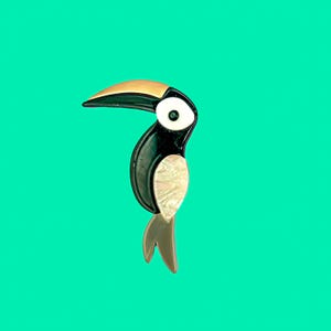 Vintage Chico&#39;s Faith Parrot Pin - 3.5&quot; Acrylic Toucan Bird Brooch - Black & Gold Tone - Rare Collectible