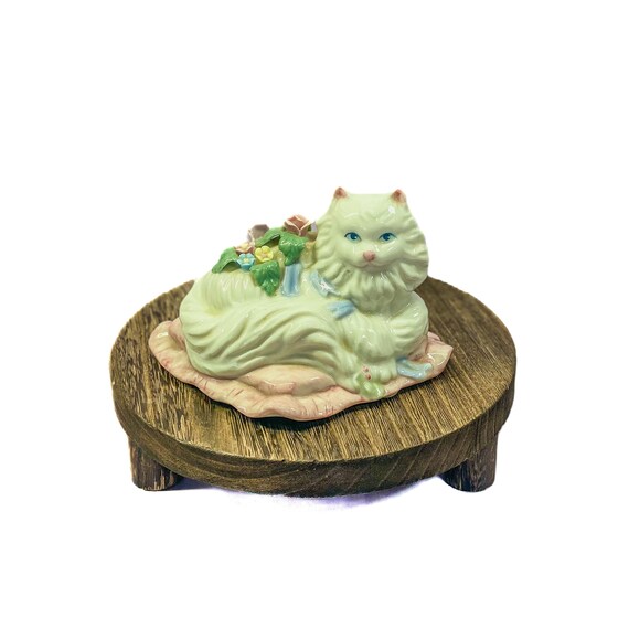 Vintage San Francisco Music Co White Persian Cat on Pink Pillow