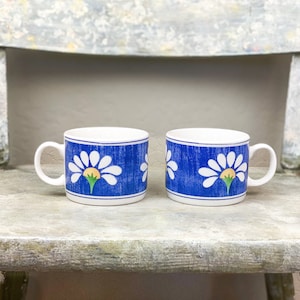 Pair Of Sakura Majesticware Cups Spring Daisey Mugs