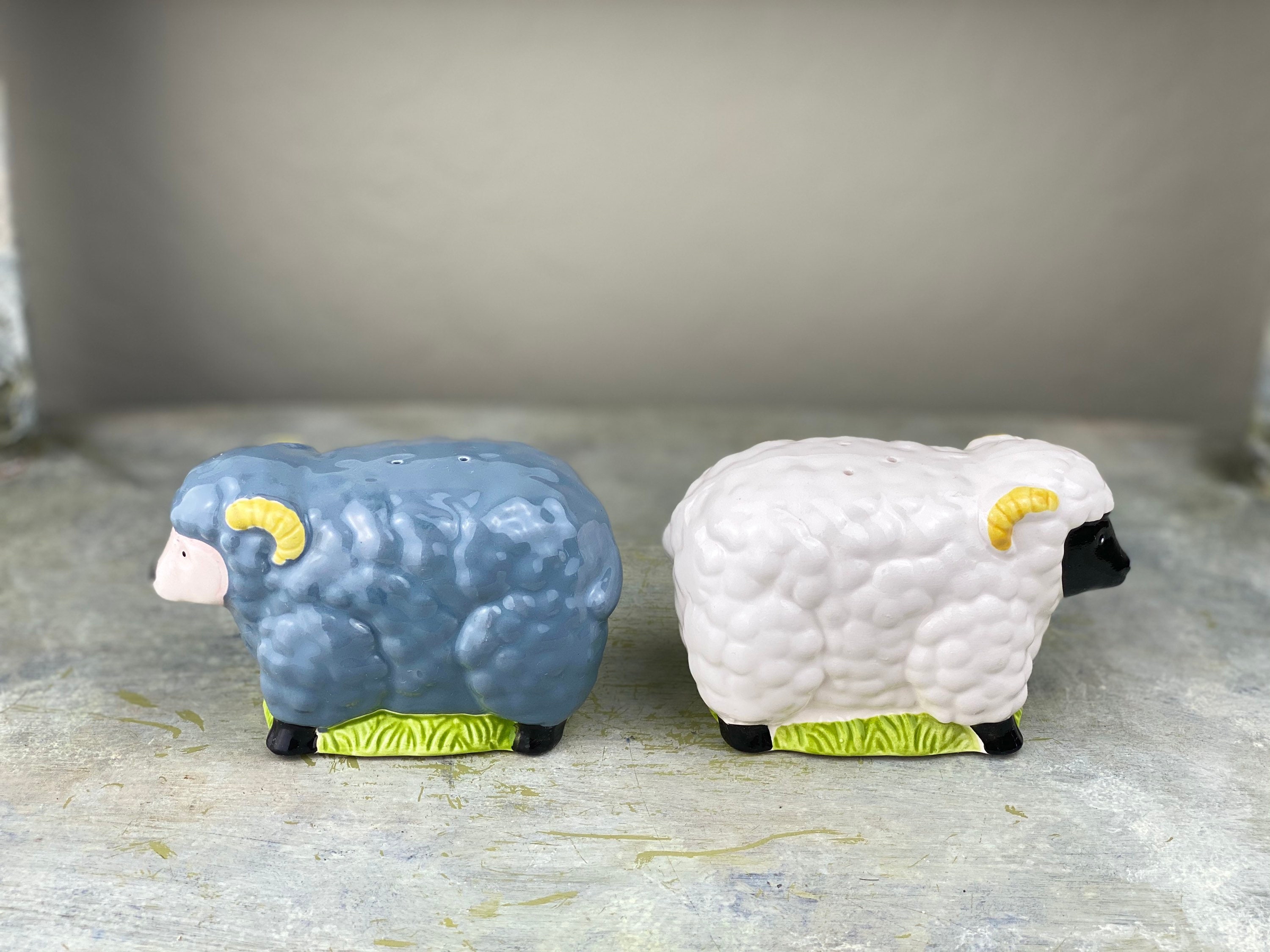 Vintage BLACK and WHITE SHEEP Collectible Salt and Pepper Shaker