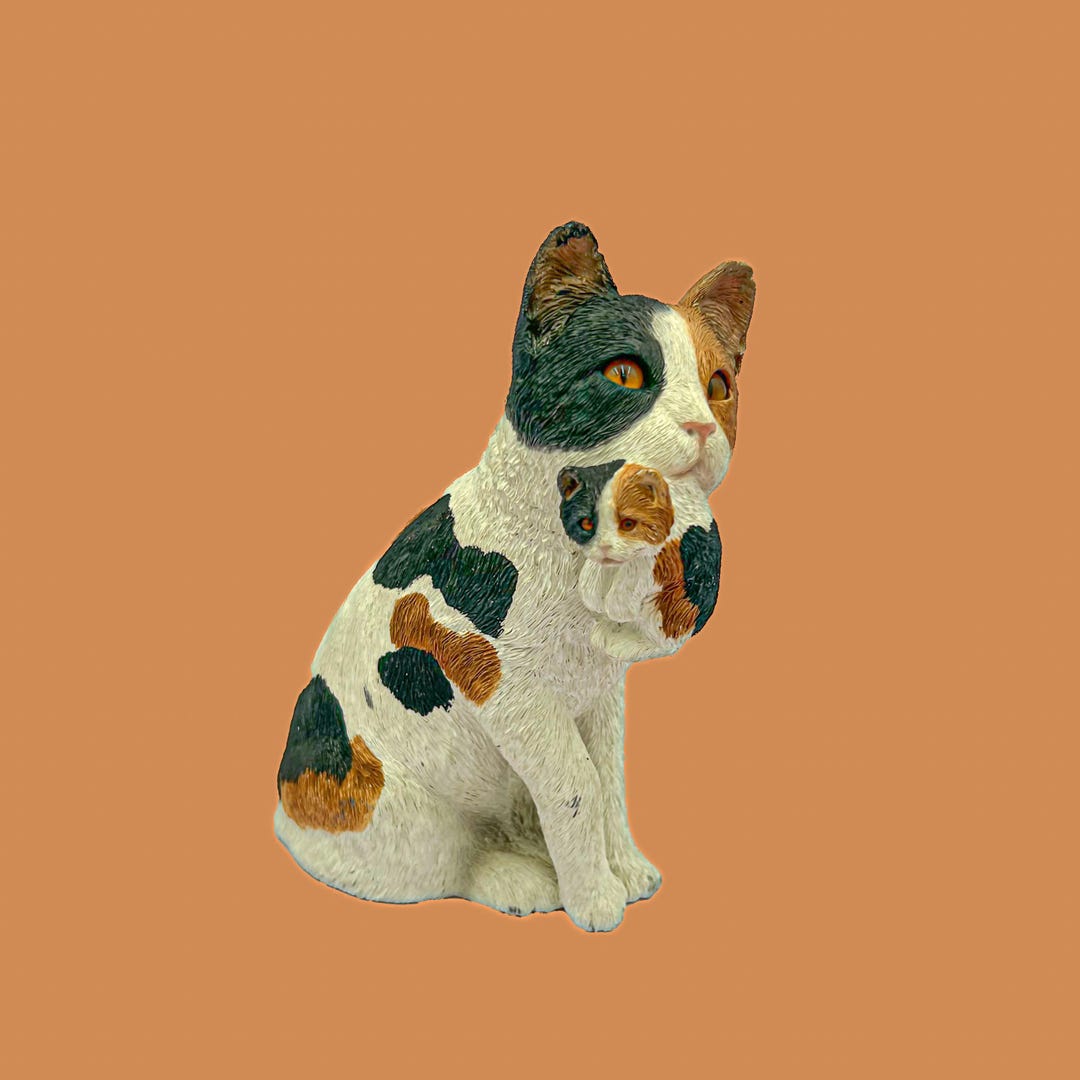 サンディキャスト　ネコ　三毛猫　１キロ　オブジェ　SANDICAST Vintage Sandicast Calico Cat & Kitten Sculpture – Susan Brue