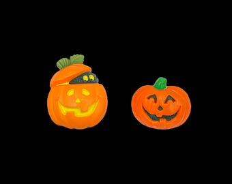 Vintage 1980s Halloween Pumpkin Brooch Set - Spooky Jack O'Lantern & Peek-a-Boo Friend - Retro Plastic Pins