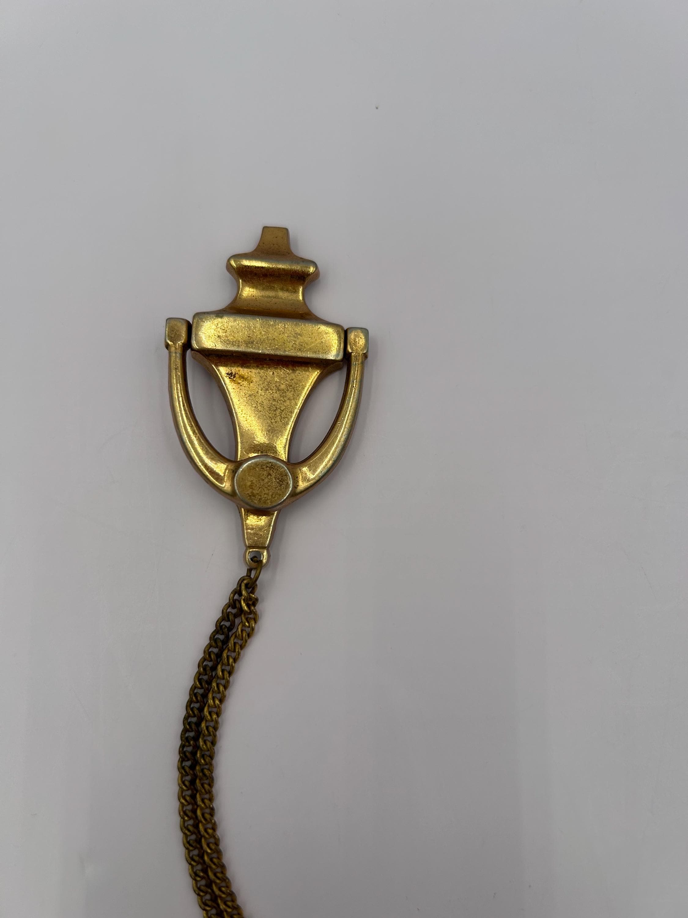 リターンタグ／ノベルティ／トークン／US ANTIQUE ＆VINTAGE Vintage 1940s Coro Pegasus Gold Tone Hand & Door Knocker