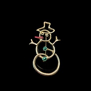 Vintage Holiday Gold Tone Snowman With Top Hat And Carrot Nose Christmas Brooch