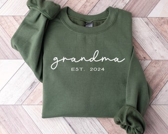 Grandma Est. 2024 Sweatshirt: Pregnancy Announcement Gift