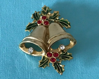 Details about / Vintage NOS Christmas Brooch Gold Tone Holiday Holly With Ringing Bell Pin LOOK