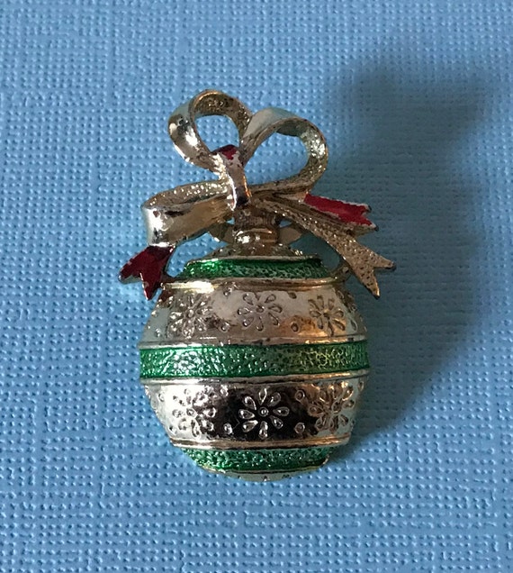 Vintage ornament brooch, gold ornament pin, Chris… - image 5