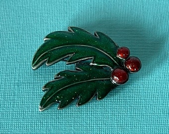 Vintage holly brooch, Christmas holly brooch, Christmas brooch, holly pin, holly and the ivy, holly pin, holly brooch, Christmas jewelry,