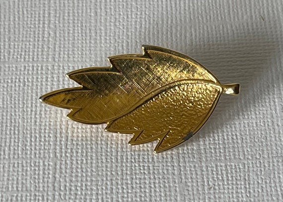 Vintage leaf brooch, vintage gold leaf pin, leaf … - image 3