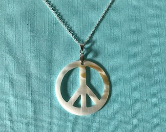 Vintage Peace necklace, Mother of Pearl Peace pendant, MOP Peace necklace, 18" necklace, boho necklace, hippie necklace, 70's necklace peace