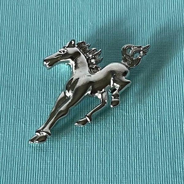 Silver horse brooch, horse jewelry, running horse pin, thoroughbred horse pin, mustang brooch, horse jewelry, Kentucky derby, horse brooch