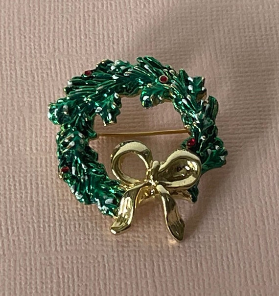 Vintage wreath brooch, wreath jewelry, Christmas w