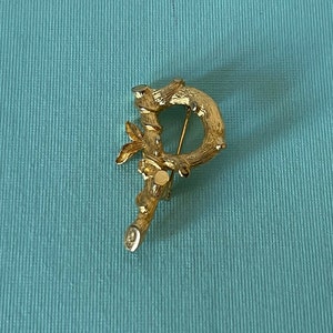 Vintage letter P brooch, signed Sarah Coventry letter P pin, gold letter p brooch, letter P jewelry, monogram p brooch, initial p pin, P pin