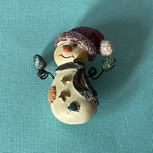 Vintage snowman brooch, Frosty the snowman, Christmas jewelry, holiday brooch, snowman pin, Christmas snowman pin, holiday brooch, snowman