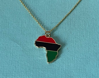 Afrika ketting, rood zwart en groen Afrika ketting, Afrikaanse sieraden, Afrika, 20 inch ketting, Afrika hanger, Afrikaanse charme ketting cadeau