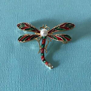 Red and green dragonfly brooch, faux pearl dragonfly pin, Christmas dragonfly pin, Christmas pin, dragonflies, red dragonfly pin, green