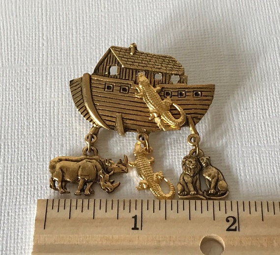 Vintage Noah's ark brooch, gold Noah's ark brooch… - image 4