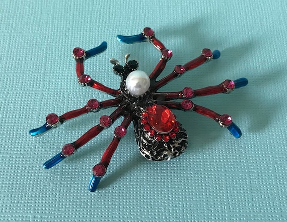 Large rhinestone spider brooch, faux pearl spider… - image 1