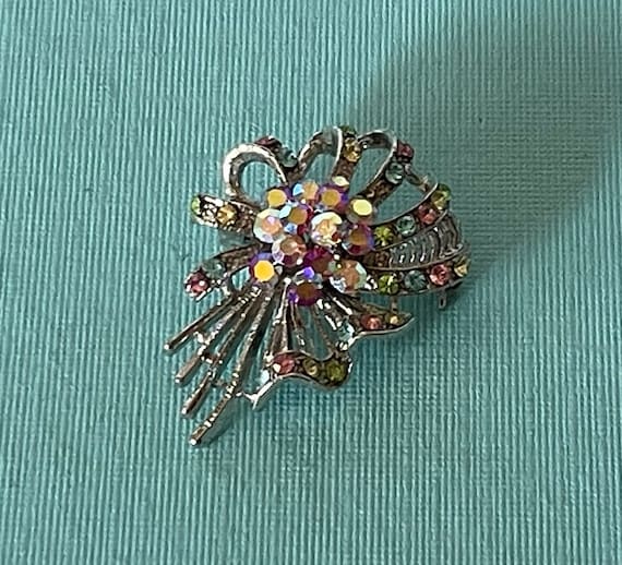 Vintage flower brooch, rhinestone flower brooch, … - image 1