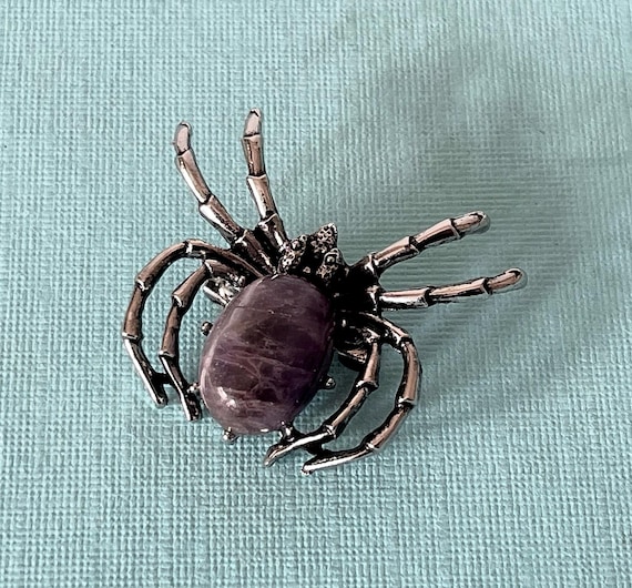 Vintage amethyst spider brooch, spider jewelry, purple spider pin, wedding spider brooch, lucky spider pin, Halloween spider brooch, spider