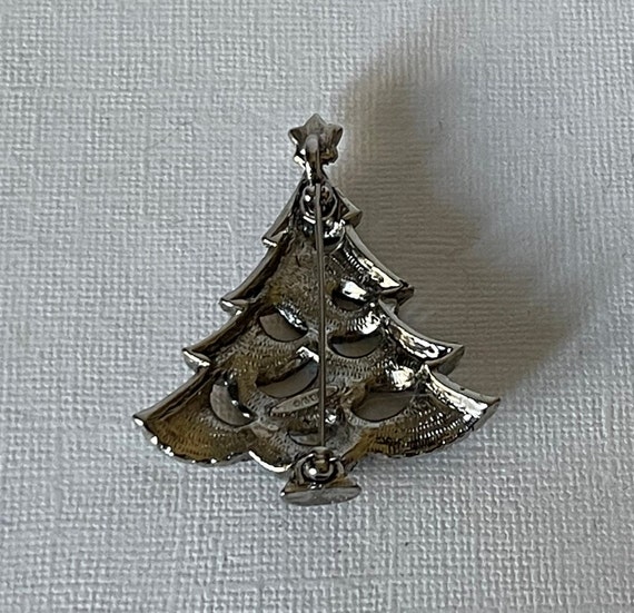 Vintage Christmas tree brooch, signed Avon tree p… - image 6