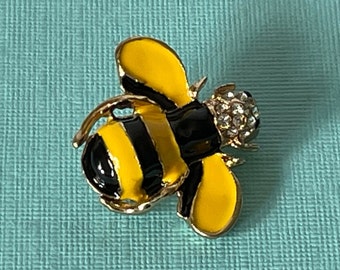 Rhinestone bee brooch, honey bee pin, bumble bee brooch,  yellow and black bee pin, bee jewelry, yellow bee pin, rhinestone bee, insect pin