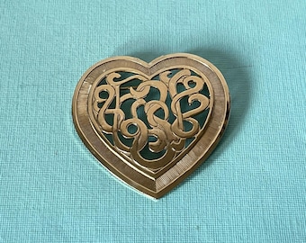 Large vintage heart brooch, heart jewelry, The Carolynn heart, gold heart pin, Valentine's heart pin, gold heart pin, wedding heart brooch