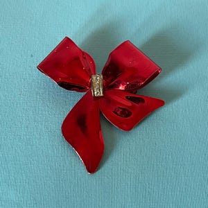 Large vintage bow brooch, rhinestone ribbon brooch, red ribbon pin, ribbon jewelry, bow jewelry, bow brooch vintage, big bow brooch, bow pin