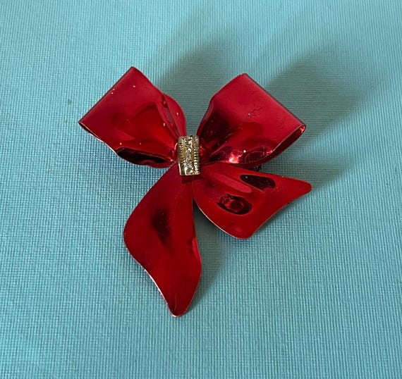 Large vintage bow brooch, rhinestone ribbon brooch, red ribbon pin, ribbon jewelry, bow jewelry, bow brooch vintage, big bow brooch, bow pin