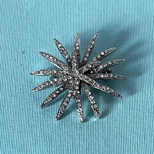 Vintage rhinestone snowflake brooch, snowflake pin, silver snowflake pin, Christmas pin, holiday pin, Christmas snowflake, snowflake jewelry