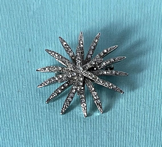 Vintage rhinestone snowflake brooch, snowflake pin, silver snowflake pin, Christmas pin, holiday pin, Christmas snowflake, snowflake jewelry