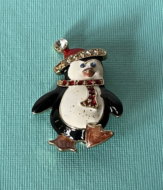 vintage penguin pin vintage Gem