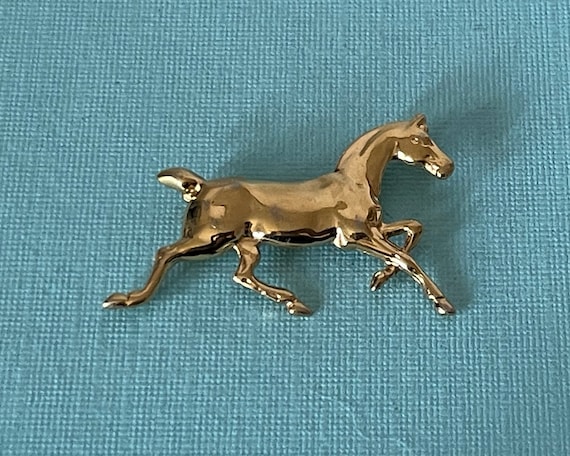 Vintage horse brooch pin   Gem