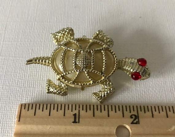 Vintage turtle brooch, red eye turtle pin, rhines… - image 6