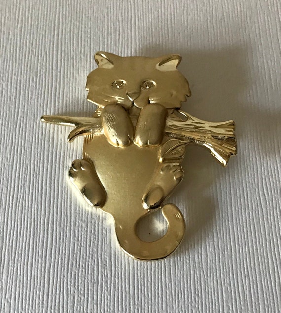 Vintage cat brooch, gold cat brooch, signed cat b… - image 3