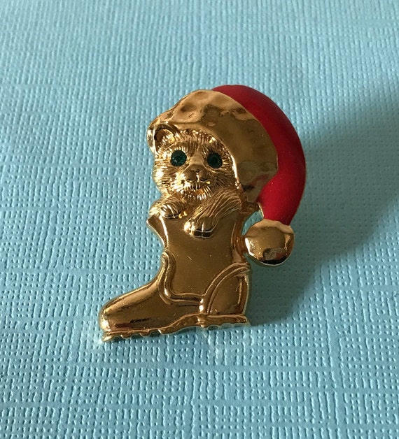 Vintage Christmas cat pin, gold cat pin, holiday … - image 1