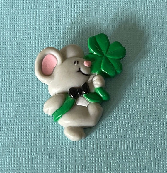 Vintage St Patrick's day brooch, mouse brooch, sh… - image 3